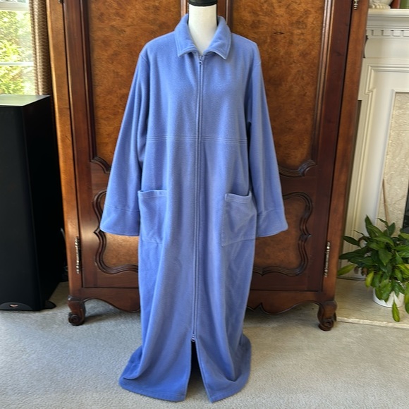 L.L. Bean Other - L.L. Bean Long Robe with Collar